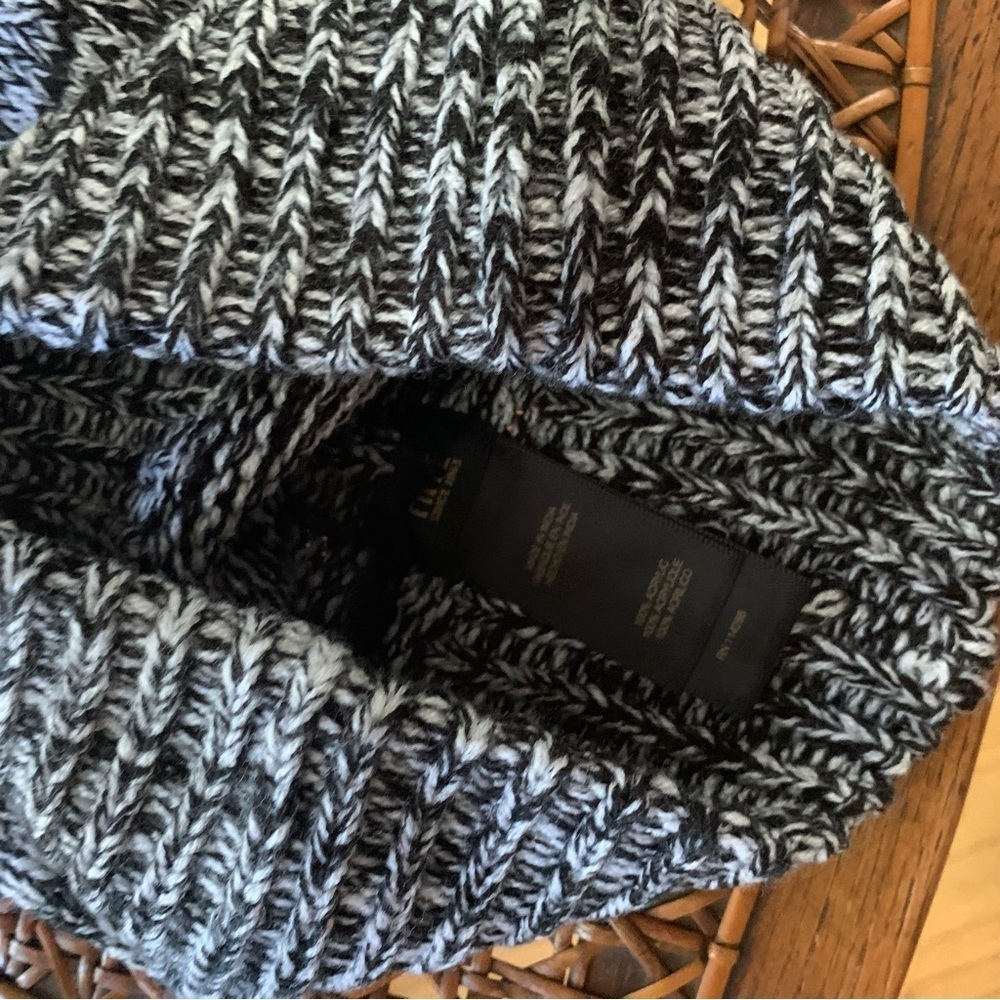 FRYE | NWT Black Charcoal White Marled Beanie with Pom Pom OS - Picture 8 of 15